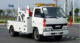 慶鈴五十鈴水罐消防車供應(yīng)電話：15335778178