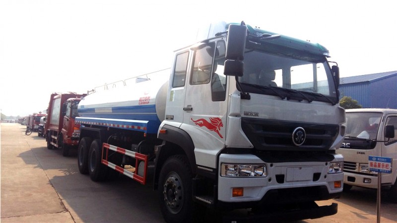 重汽斯太爾后雙橋20方灑水車前右面圖 重汽斯太爾后雙橋20方灑水車前右面圖
