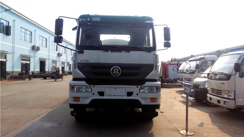 重汽斯太爾后雙橋20方灑水車前正面圖 重汽斯太爾后雙橋20方灑水車前正面圖