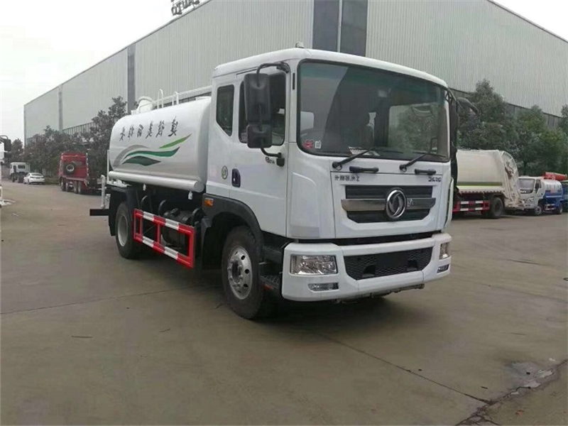 東風多利卡D9抑塵車