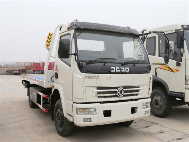 東風大多利卡一拖二清障車