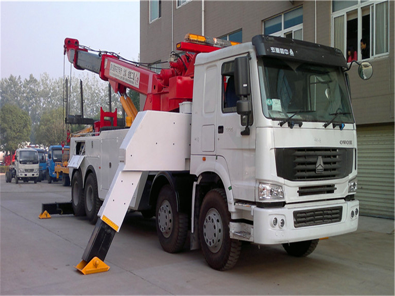 重汽豪沃360度旋轉吊清障車