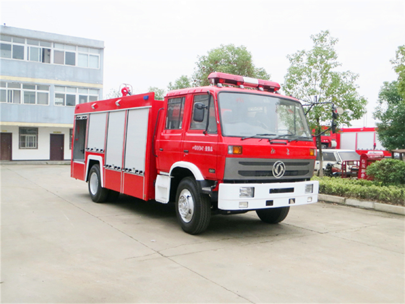 國五東風(fēng)6噸泡沫消防車