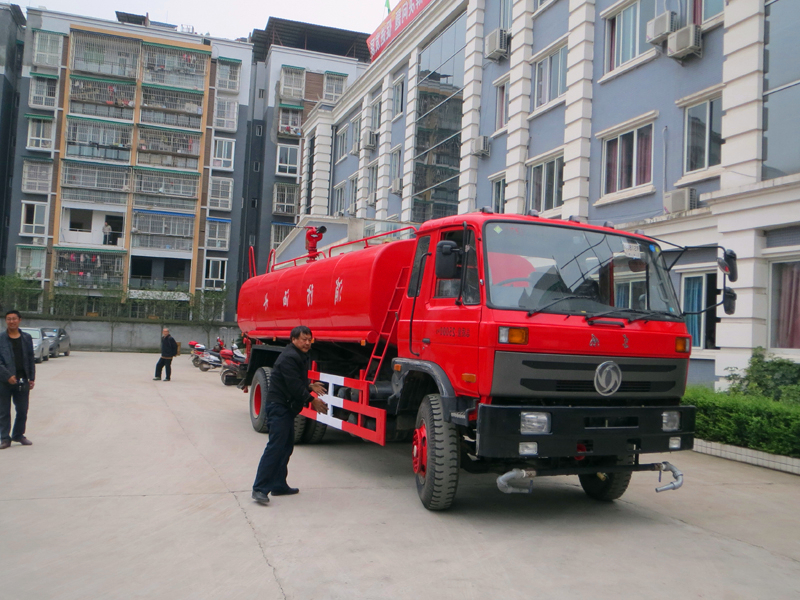 東風16噸森林消防車 綠化噴灑車