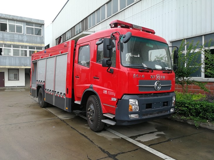 東風天錦6-7噸泡沫消防車