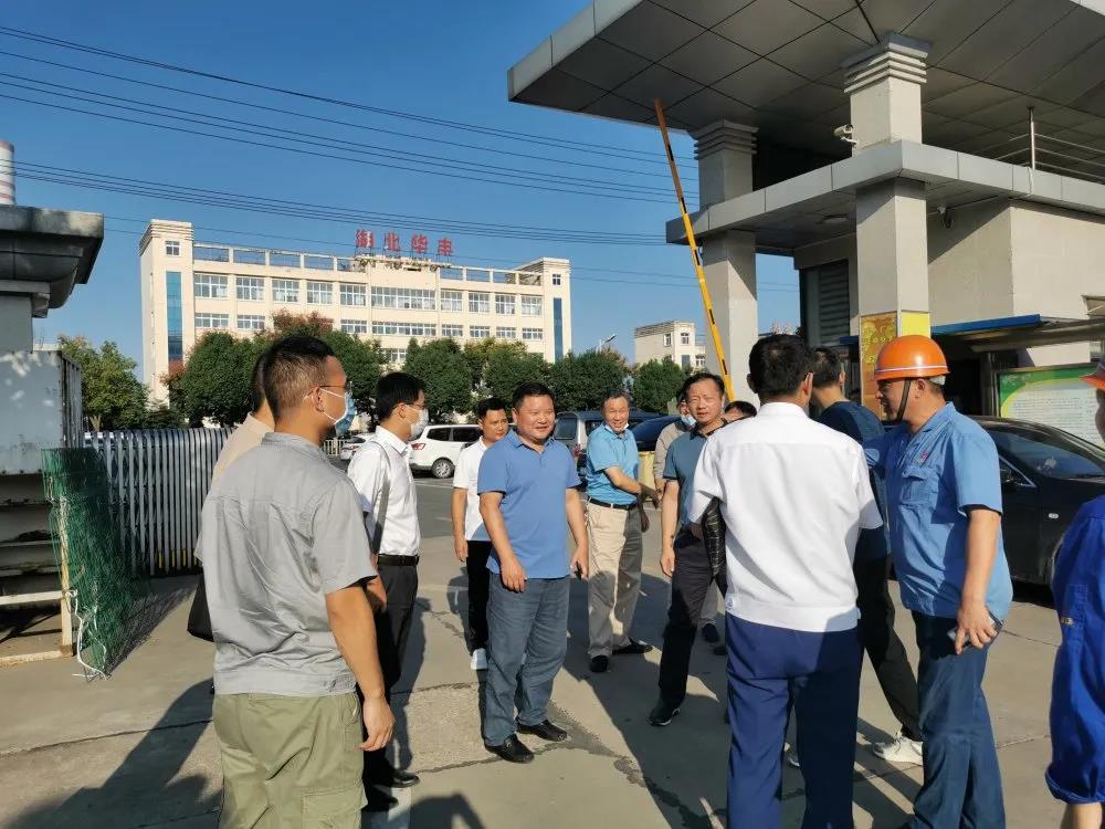 省消防救援總隊(duì)專業(yè)技術(shù)一級(jí)指揮長(zhǎng)張小忠一行蒞臨江南