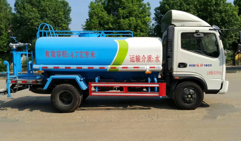 時(shí)風(fēng)5方灑水車正側(cè)右面圖