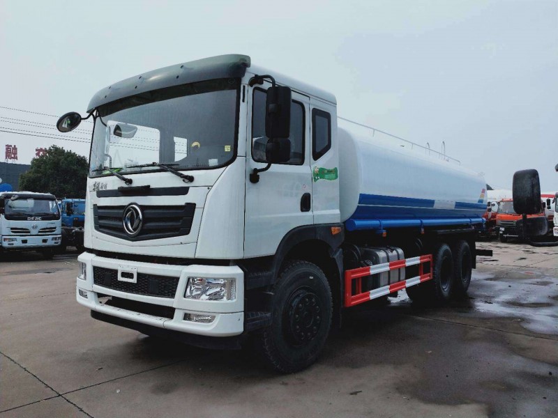 東風T5后雙橋20噸灑水車前左面圖 東風T5后雙橋20噸灑水車前左面圖