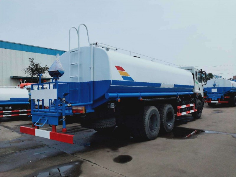 東風T5后雙橋20噸灑水車后右面圖 東風T5后雙橋20噸灑水車后右面圖