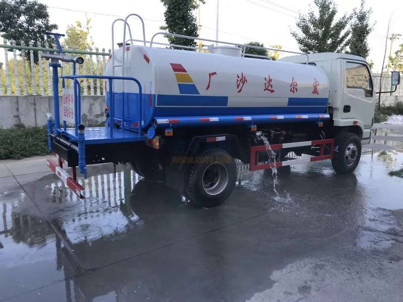 躍進5噸灑水車后右面圖 躍進5噸灑水車后右面圖
