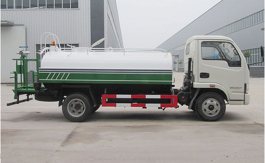 躍進5噸灑水車綠白二色正側面圖 躍進5噸灑水車綠白二色正側面圖