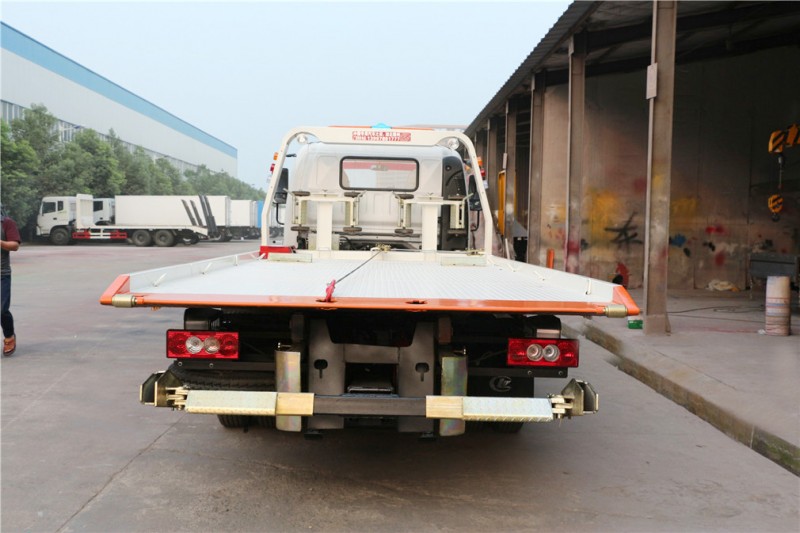 福田歐馬可一拖二清障車 正后圖 福田歐馬可一拖二清障車 正后圖