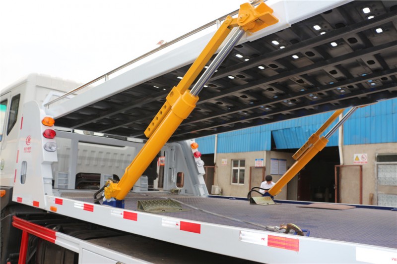 東風D9 一拖三清障車 部位細節圖 東風D9 一拖三清障車 部位細節圖