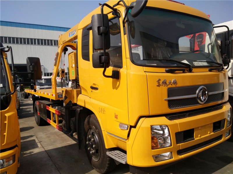 東風天錦平板帶吊清障車 前側圖