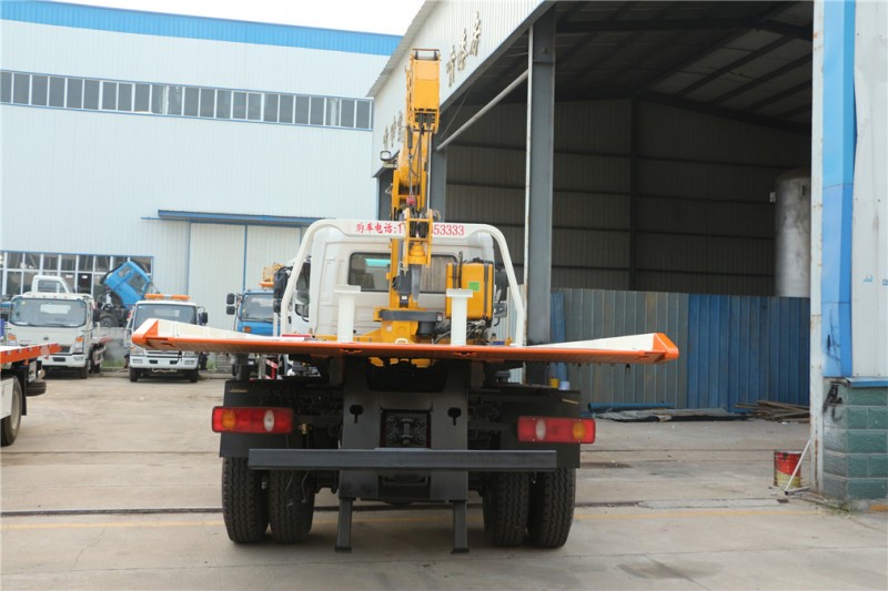 東風天錦平板帶吊清障車 正后圖