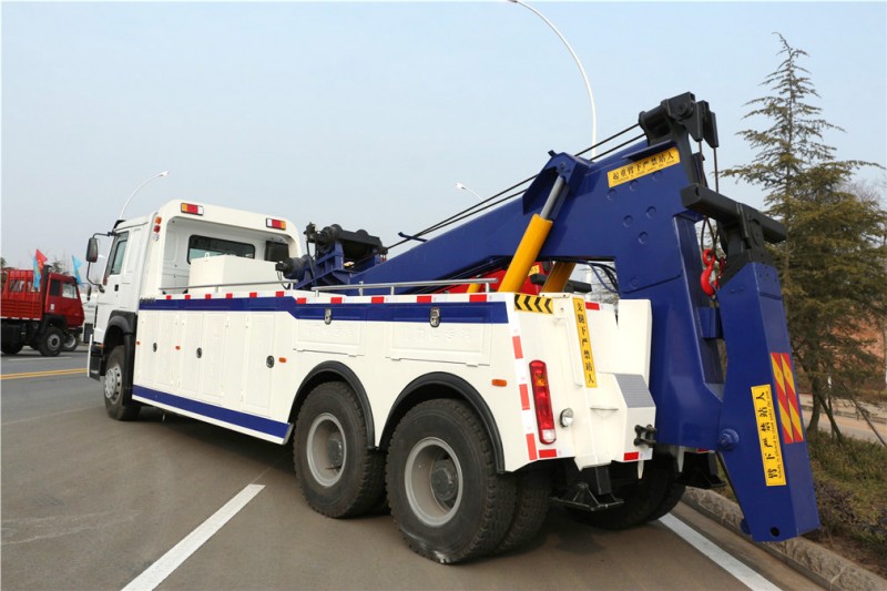 重汽后八輪一拖一清障車 后側(cè)圖 重汽后八輪一拖一清障車 后側(cè)圖