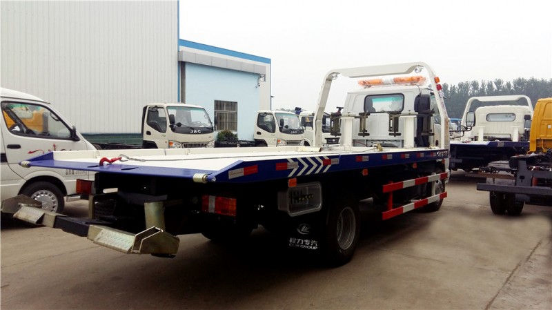 五十鈴一拖二清障車 后側圖