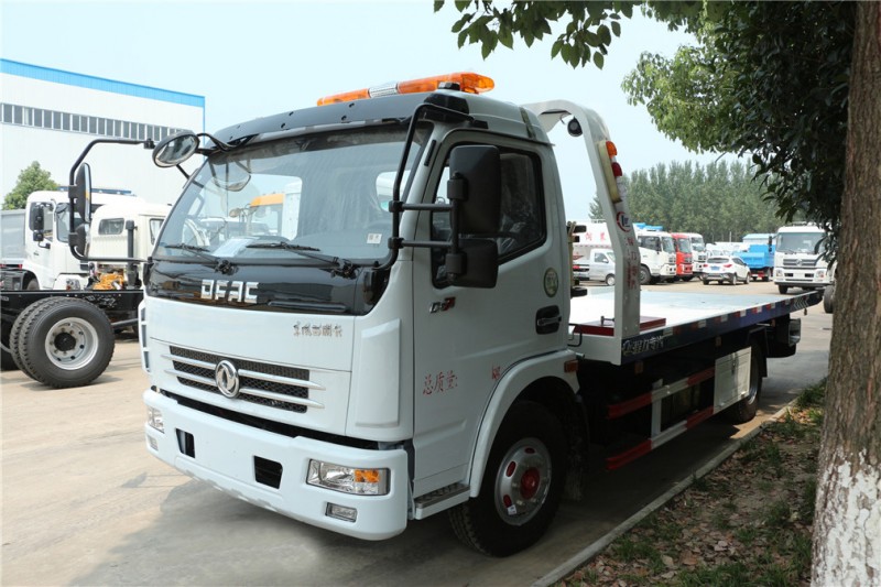 東風大多利卡一拖二清障車 前側圖 東風大多利卡一拖二清障車 前側圖