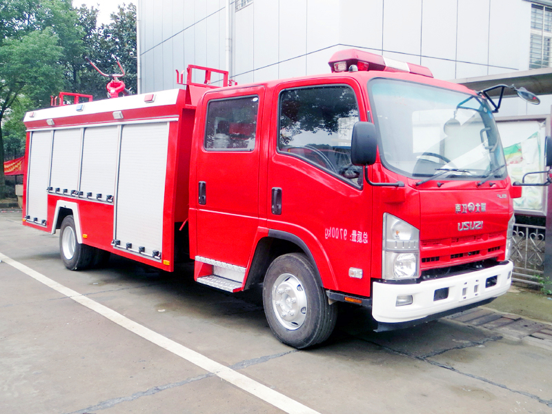 五十鈴3噸泡沫消防車(chē)1.jpg