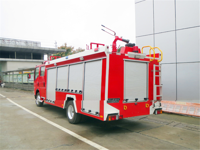 五十鈴3噸泡沫消防車(chē)2.jpg
