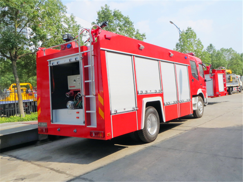 東風天錦泡沫消防車3.jpg