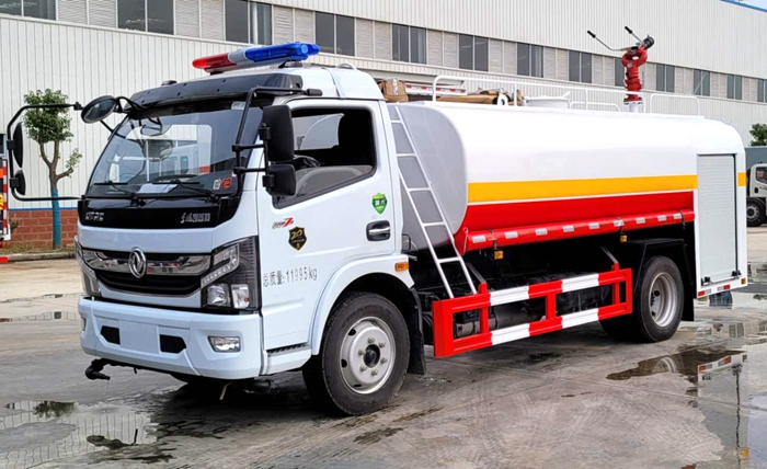 東風(fēng)多利卡國(guó)六8噸消防灑水車(chē).JPG